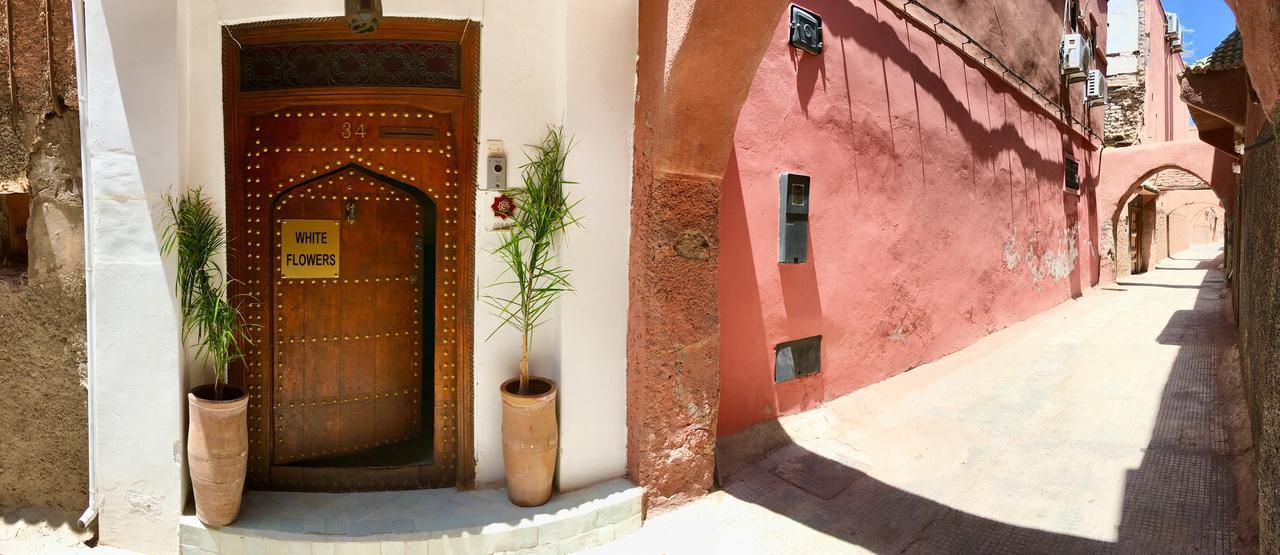 Riad White Flowers Marrakesh Exterior photo